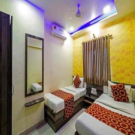 Hotel New Sarah Inn, Andheri West ムンバイ エクステリア 写真